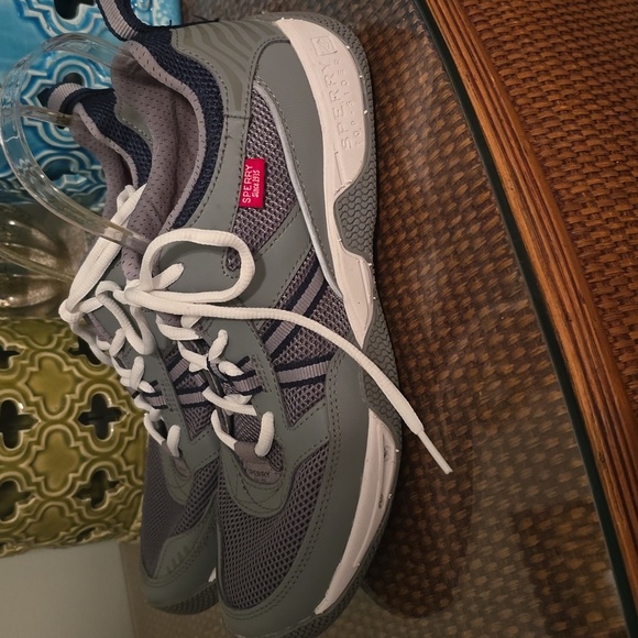 Sperry Mens NWOT Gray and Red Boat Tennis Shoe Size 10 - Picture 1 of 9